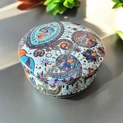 Gardenia scented candle