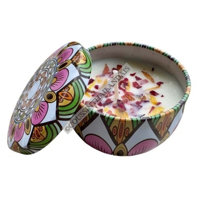 Vanilla scented candle